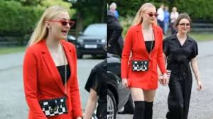 Fto bju gamis palestina akad nikah : Pernah Salah Kostum Sophie Turner Mengaku Menyesal Seumur Hidup