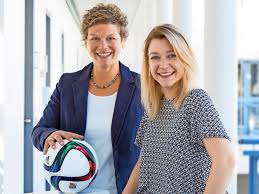 News, videos, ticker und ergebnisse immer und überall dabei. Frauenverstarkung Bei Der Sportschau Stephanie Baczyk Kann Auch Bundesliga