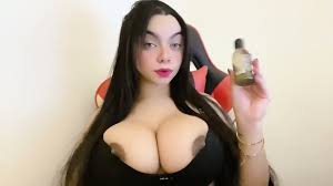 Carniello peituda - hot slut greedy sucks big dick