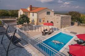 We did not find results for: House With Large Garden And Swimming Pool House Square Size 250m2