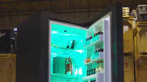 Ein teil der community hatte nach der ankündigung der xbox series x gelästert, dass die konsole ja wie ein kühlschrank aussehe. Xbox Series X Erscheint Als Kuhlschrank Ein Aprilscherz Von Microsoft Netzwelt