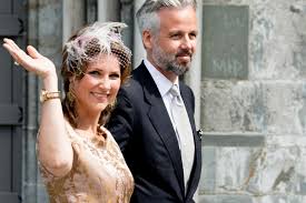 The daughter of king harald v of norway and queen sonja. Ari Behn 47 Er Hat Das Ehe Aus Mit Martha Louise Nie Verkraftet Gala De