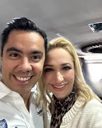 Muchas Felicidades Alcalde, estoy segura que trabajarás siempre en  beneficio de las familias Queretanas, orgullosa de ser parte de tu equipo.