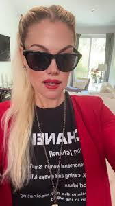 Carrie Simonson's Instagram, Twitter & Facebook