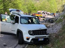 L'incidente è avvenuto nella tarda serata di oggi, sabato 5 dicembre, sulla tangenziale ovest di incidente mortale oggi sulla statale 121 che collega paternò a catania all'altezza di piano tavola nel. Incidente In Moto Sul Lago D Idro Muore Centauro Di 60 Anni Corriere It
