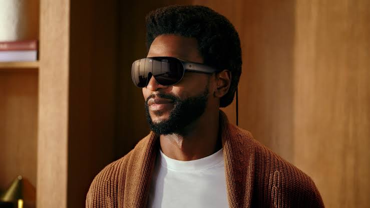 Introducing Meta VR Glasses: A Cinema, Courtside Seat, and Workspace in Just 100 Grams