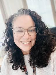 Keep swiping for the before! This client came in with 75% grey hair and was  wanting something different. I thought her grey was gorgeous so there was  no way I was covering