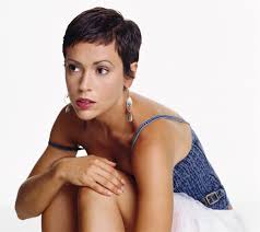 The ramblings of a halliwell witch. Charmed Alyssa Milano Phoebe Halliwell Super Short Hair Short Hair Styles Pixie Short Hair Styles