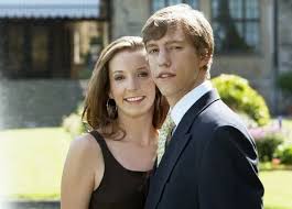 Seine mutter, herzogin kate (39), veröffentlichte dazu einen neuen schnappschuss ihres. Princess Tessy And Prince Louis Are Officially Divorced Divorce Prince Luxembourg
