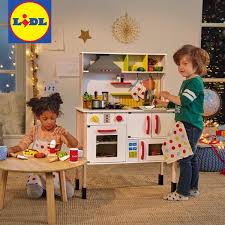 Eine kinderküche diy gehört mittlerweile einfach in jedes kinderzimmer. Die Schonsten Spielkuchen Fur Kinder Sparbaby De