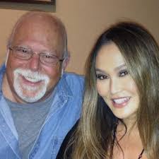 Well helllooo 🌞 #sunshine behind the cloud #nyc @abc7ny #anchor #stream  #abc7ny Let's get to it …