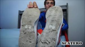 Caleb Sky Showing Off His Feet - EPORNER