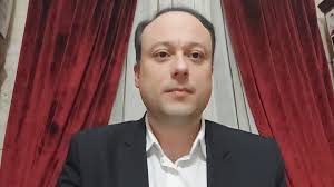 Il-votanti Laburisti riedu jagħtu messaġġ lill-partit fil-Gvern billi  għamlu protest vote. B'mod prinċiapli jew ma vvutawx jew parti sostanzjali  minnhom li vvutaw lill-partiti indipendenti. Dan il-messaġġ ma ħassewhomx  komdi jesprimuh f'survey imma