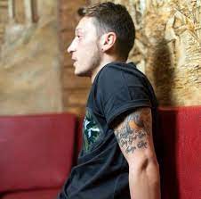 Arsenal ozil mesut tattoos tattoo players quotes soccer cartel afc a3 dripping especially ink idea too bad down guardado desde. Pin Di Oezil