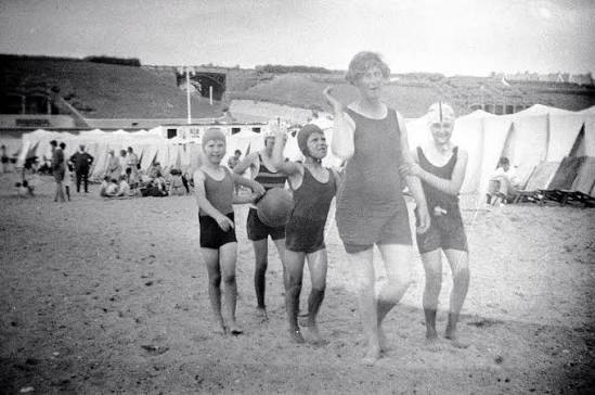 Found Snaps of People in Their Wool Swimsuits From the 1920s ~ Vintage Everyday