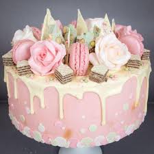 как украсить торт на день рождения девочке своими руками Tort Na 25 Let Devushke Iz Krema Tort Na Den Rozhdeniya Tort Voshititelnye Torty