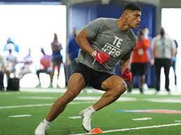 Sammis was born on the 19th of october in the year 1995. Washington Football Team Signs Basketball Star From Chile Who Is Sammis Reyes Sports Illustrated Washington Football News Analysis And More