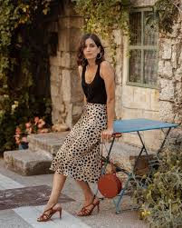 Leopard Outfits Trends To Keep In 2019 Classic Print Leopard Midi Skirt Black Tank Top Neutral Sand Summer Party Outfit Leopard Print Skirt Summer Night Outfit