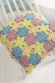 Knit two more squares for your throw using the gorgeous crea yarn that comes with each issue. Knit Stitch Creative Garden Special Knit Stitch Cushion Pattern Knitting