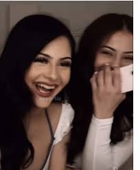 Comparing the Beauty of Wendy and Evelyn Ortiz Twins