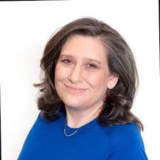 Lisa Melville's Instagram, Twitter & Facebook