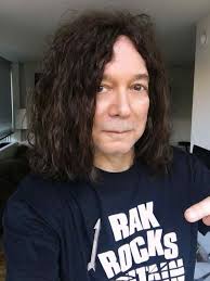 I spent Monday through Friday for seven important years with Alan Thicke as  my "TV dad." I'm shocked and truly heartbroken today at the news of his  death. Alan was a generous,