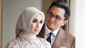 Pelakon Laudya Cynthia Bella 32 Mengesahkan Dia Sudah Bercerai Dengan Engku Emran Engku Zainal Abidin 45 Hari Ini Sekali Gus Menjawa In 2020 Bella Cynthia Fashion
