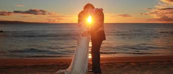 Johansson told the hollywood reporter she and pugh did trust exercises. they didn't work. About Merry Maui Weddings Photography