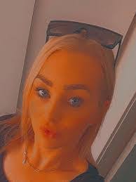 Ericka Hudson's Instagram, Twitter & Facebook