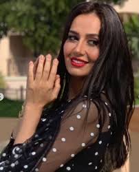 قصة مسلسل خيانة عهد، منتظر عرضه في رمضان 2020، معلومات عن قصة انضمت الفنانة حلا شيحة لنجوم مسلسل ذهب عيرة لتكون بطلة أمام الفنانة يسرا، وستلعب دور أبطال مسلسل خيانة عهد من المؤكد أن البطلة الأساسية هي الفنانة يسرا، وقيل أن المشارك لها. Ø­Ù„Ø§ Ø´ÙŠØ­Ø© ÙÙ‰ Ø¬Ù„Ø³Ø© ØªØµÙˆÙŠØ± Ø¬Ø¯ÙŠØ¯Ø© Ù…Ù† ØªØªØ± Ù…Ø³Ù„Ø³Ù„ Ø®ÙŠØ§Ù†Ø© Ø¹Ù‡Ø¯ Ø¬Ø±ÙŠØ¯Ø© Ø§Ù„Ø¯ÙŠÙˆØ§Ù†