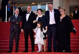 He is a writer and director, known for aurora (2010), moartea domnului lãzãrescu (2005) and sieranevada (2016). Momente Pline De Emotie Pentru Regizorii Romani La Cannes Ce L A Inspirat Pe Cristi Puiu Sa Faca Sieranevada Film Foarte Bine Primit De Critici Procinema Protv Ro