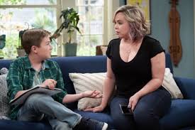 While mike is king of the hill at work, he's the odd man out in a home that is dominated by women. Last Man Standing Season 7 Episode 5 Review One Flew Into The Empty Nest Tv Fanatic