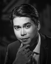 fo yo eyes only 👀 Photography by Mark Armas Makeup by Shiro Dolores Hair  by Alexis Borondia Beltran Styling by Dani Familara Photog. Asst. Jed  Zulaybar Special thanks to Tiara Malit