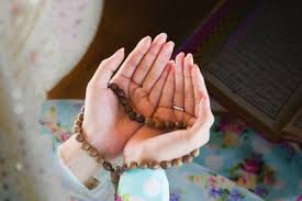 Yakni dengan membaca sholawat kepada baginda rasul sebelum dan mengakhirinya seperti bacaan pengiring doa berikut ini. Berdasarkan Hadist Ini 8 Waktu Yang Paling Mustajab Untuk Berdoa