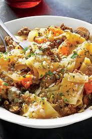 Wurst Und Pilz Teigwaren Mit Butternut Kurbis Nudeln Mit Pilzen Leichtes Essen Rezepte Gesund