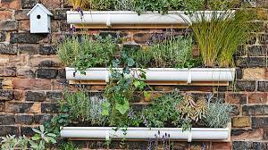Accentuate the natural beauty of greenery with vertical garden systems from alibaba.com. Vertikale Garten Anlegen Zum Beispiel Aus Regenrinnen Bosch Diy