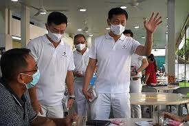 In sembawang, people's action party candidate ong ye kung's wife, diana, was seen next to fellow candidate lim wee kiak's wife, ai ling. Voters Hold Pap Accountable Ong Ye Kung Latest Singapore News The New Paper