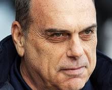 West Ham turn to Wally Downes as the new defensive coach