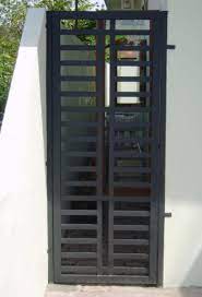 Pintu gerbang minimalis tidak hanya untuk rumah minimalis saja, desain rumah lain pun bisa menggunakannya selama masih cocok. Model Teralis Pintu Minimalis Terbaru Modern Pintu Minimalis