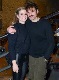 Αποκλειστικές φωτογραφίες και βίντεο από τον γάμο τους στη σύρο 08.08.2021 | 07:00 by γεωργια τσιντζα , georgia.tsintza Danah Mixalakh Giwrgos Papagewrgioy Pantreyontai Ayrio Se Kleisto Kyklo