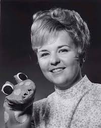 Noel Custer's Instagram, Twitter & Facebook