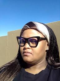 PHORI O BITSA PESI TONA-KHOLO EA KA KICHINING Mokhethoa oa Qoaling Mohl  Chalane Phori aka Jontiri o re Mokhethoa oa Mokhotlong Mohl Tefo Mapesela  ke Tona- kholo ea ka kichining. Joale ke