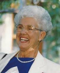 Elaine Cave's Instagram, Twitter & Facebook