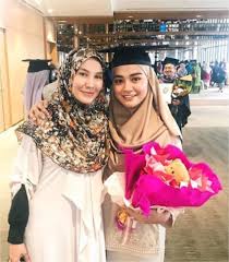 #durianmerah #lisdawati #fauzinawawi *i give my own voice commentary and opinions and the video clip used under fair use. Fauzi Nawawi Beri 3 Syarat Kepada Lelaki Yang Ada Hati Mahu Pikat Anak Perempuannya Berita Steady