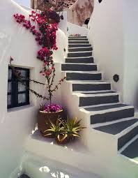 Decorez Votre Escalier Exterieur Pour Un Jardin Plein De Charme Elle Decoration