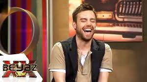 Öner erkan (born 4 january 1980) is a turkish actor. Avrupa Yakasi Nda Oner Erkan Yerine Sarp Apak Rolu Almis Beyaz Show Youtube
