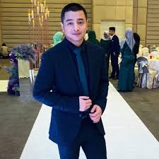 Pernah bernaung di bawah label syarikat rakaman kru music group. Anak Ismail Sabri Turut Terlibat Dalam All Together Now Malaysia