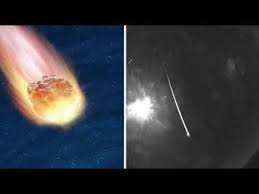 Huge Meteorite Hits India Leaves 20 Ft Deep Crater And Turns Night Into Day Youtube In 2020 Meteorite Alwar Falling From The Sky