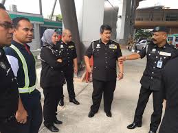 Lawatan kerja ketua pengarah imigresen ke negeri melaka. Imigresen Malaysia Na Twitteru Lawatan Mengejut Timbalan Ketua Pengarah Imigresen Pengurusan Datuk Abdul Halim Abdul Rahman Ke Kompleks Sultan Abu Bakar Johor Kp Jim Https T Co Xv6nuvlkuu