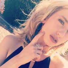 Alysha Marie 💋 (@alyshambarger)